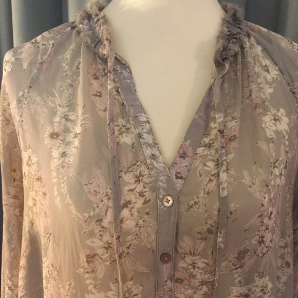 Lauren Conrad Flowy Top M - Picture 2 of 5